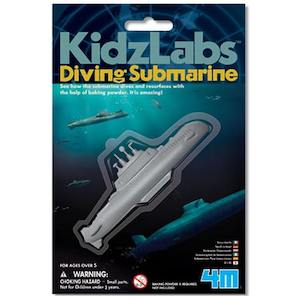 Diving Submarine