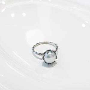 Louise Douglas Jewellery: Louise Douglas | Crown Ring (white pearl)