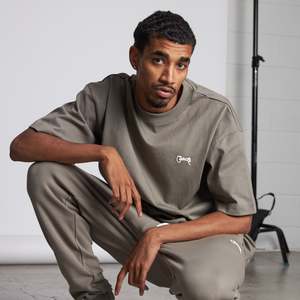 30 Off 2024 Black Friday: Basic Script Box Fit Tee