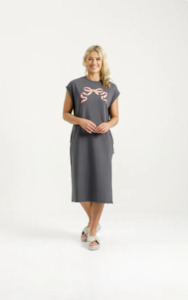 Home Lee: HOME-LEE ADELE DRESS - GRAPHITE/BLOSSOM BERRY BOW - HL462 02