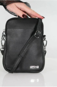 Minx: MINX THE BUZZ BAG - BLACK