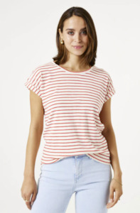 Garcia: GARCIA SHORT SLEEVE TEE - RUBY RED