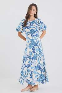 STORIES TO BE TOLD STAGE FLOATY MAXI DRESS - BLUE FLORAL