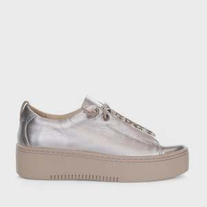 Minx: MINX - KERRI - SILVER MILLED ALMOND SOLE