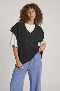 EB & IVE - ORIN KNIT VEST - BLACK