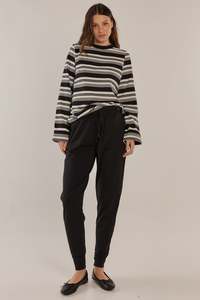 BETTY BASICS CARA TRAVEL JOGGER - BLACK