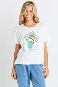 Betty Basics: BETTY BASICS ELLIA CREW TEE -WHITE
