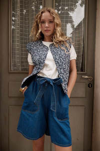 Molly Bracken: MOLLY BRACKEN WOVEN SHORTS - MID BLUE