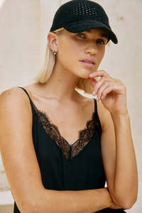 EB & IVE DUSK CAP - BLACK