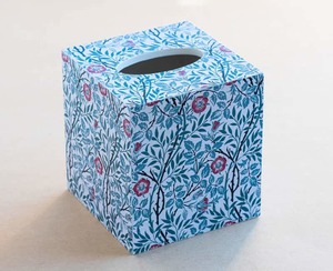 Tissue Box Cover – William Morris – Rose – Pink Creeper