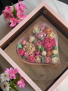 Products: Hand made edible marshmallow flowers “LOVE” (large) - Crispy Eatery