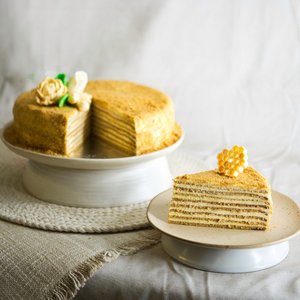 Products: Classic Honey Cake - Crispy Eatery