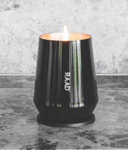 Frontpage: RAAD PEPPER & SILK CANDLE