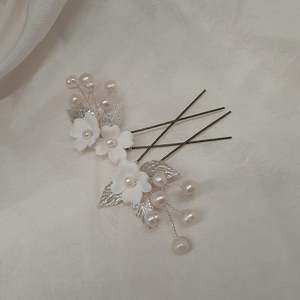 Hair Pieces: Kendall (small) - white flowers, cultured freshwater pearls and leaves hair pins