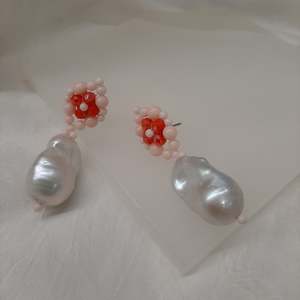 Flower Picks: Aimee - hand beaded stud earrings and baroque freshwater pearl drop
