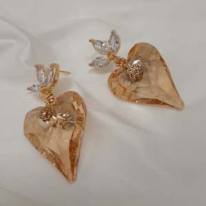 Champagne Ice: Victoria - golden shadow crystal heart suspended from cubic zirconia gold-tone earstuds
