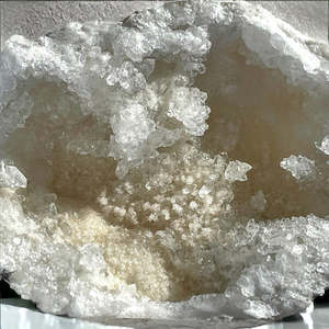 Large Crystals Clusters: Large Quartz Geode 2 (260g