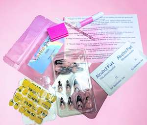 Press On Nails: Press Nails (almond)