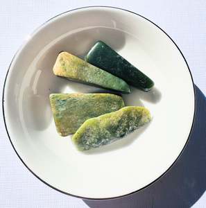 Tumbled Polished Stones: Green Jade Slabs
