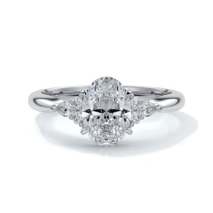 Engagement Rings.atom: Vivian