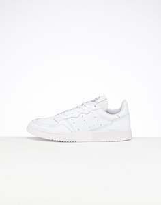 Go Hilfiger Look: Adidas Supercourt White/White/Black