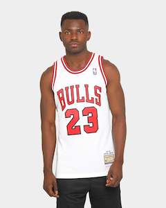 Gifts For Him Clothing: Mitchell & Ness Chicago Bulls Michael Jordan '97-'98 #23 Authentic NBA Jersey White