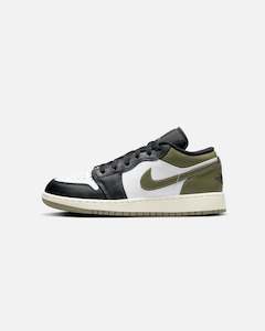 Gifts For Kids: Jordan Kids' Air Jordan 1 Low (GS) Black/White