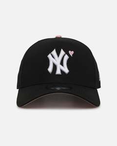 New Era New York Yankees 'Pink Satin Hearts 2.0' 9FORTY A-Frame Snapba&hellip;