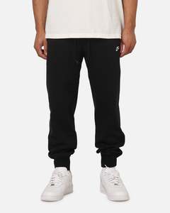 Jordan Bottoms Trackpant: Nike Club Joggers Black/Black/White