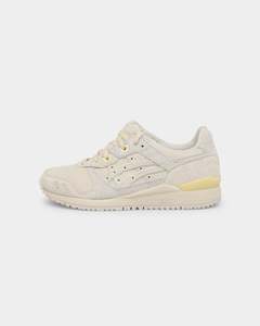 Gifts For Her: Asics Women's Gel-Lyte III OG Vanilla/Smoke Grey