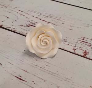 White: Edible Decorations | White Rose | Medium | 4.5cm | Pick Up Only