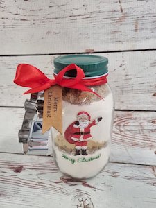 Everything Edible: Gingerbread Cookie Baking Mix in a Jar (with Cutter!)