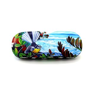 Aotearoa: Glasses Case - Fantail Flax Pod