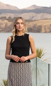 Knewe: True Tank | Black