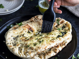 Products: Garlic Naan - Curry Guru Tweed Street