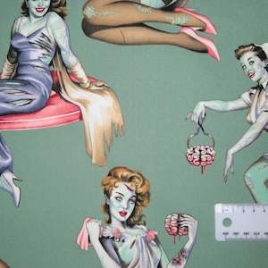 Halloween: Pin Up Girls - Beauties and Brains