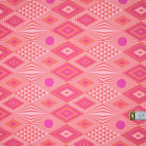 Daydreamer - Lucy - Pink