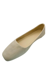 Clearance: Curvy Soles Pretty - Women Close Shoes