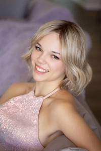 Products: Jennifer Ultra Synthetic Wig: Petite Collection - Custom Hair Co - Hair To Help