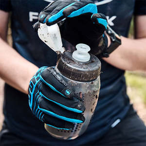 Bottles Cages: Fidlock Twist 590ml Bottle and Base