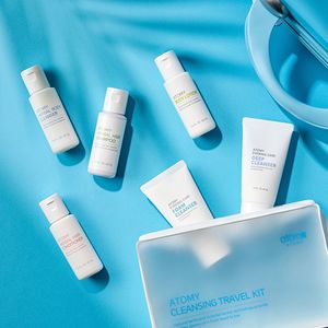 Cleansing Travel Kit (Set contains 6 items and travel bag)