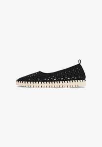 Shoes: Ilse Jacobsen Tulip Electric Ballerina Black Pearled Ivory