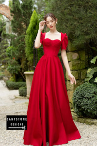 Luxurious Red Pleated Puff-Sleeve Wedding Dress