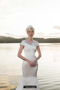 Elegant Satin Mermaid Wedding Dress with Floral Appliqué