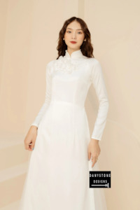 Elegant White Silk Bridal Ao Dai with Floral Accents