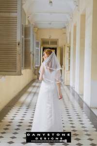 Sheath Wedding Dresses: A-Form Satin Wedding Dress with Heart Neckline and Lace Trim