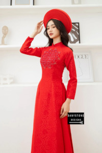 Vietnamese Wedding Dress: Luxurious Red Brocade Bridal Gown with Beading