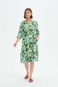 Tirelli: Tirelli Curve Seam Print Dress 25D3753 - Green Geometric print
