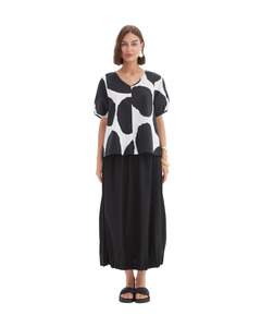 Tirelli: Tirelli V-Neck Bishop Sleeve Poplin Top 24a3521 - Black/White Spot