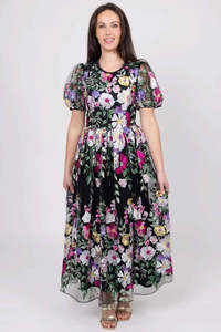 Augustine Kylie Embroiderd Maxi Dress Black Floral RA650